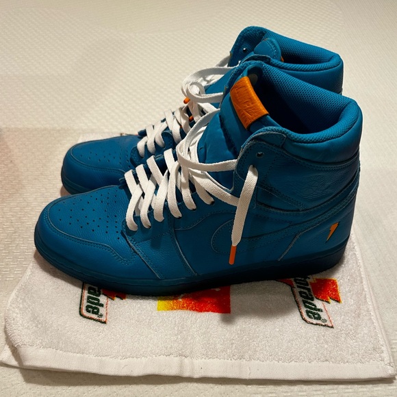 Air Jordan 1 Retro “Like Mike” - Picture 2 of 10